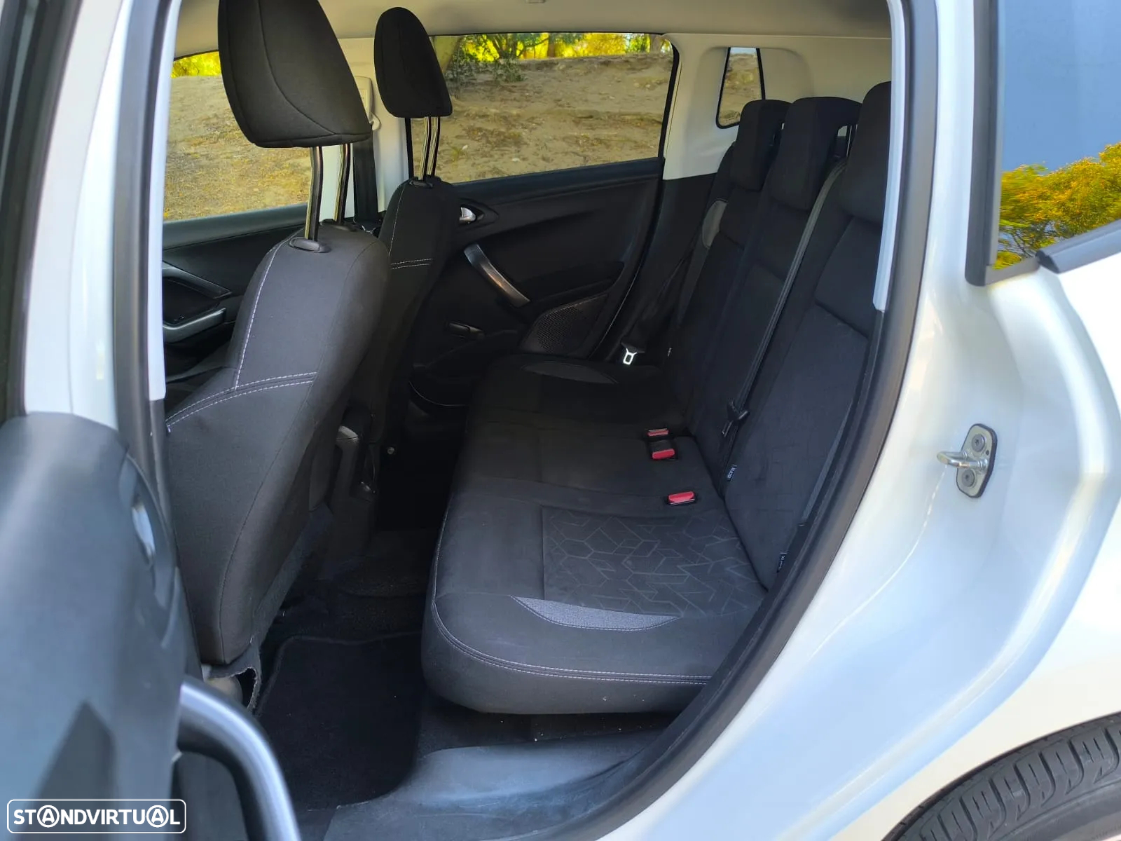 Peugeot 2008 1.2 PureTech Style - 15