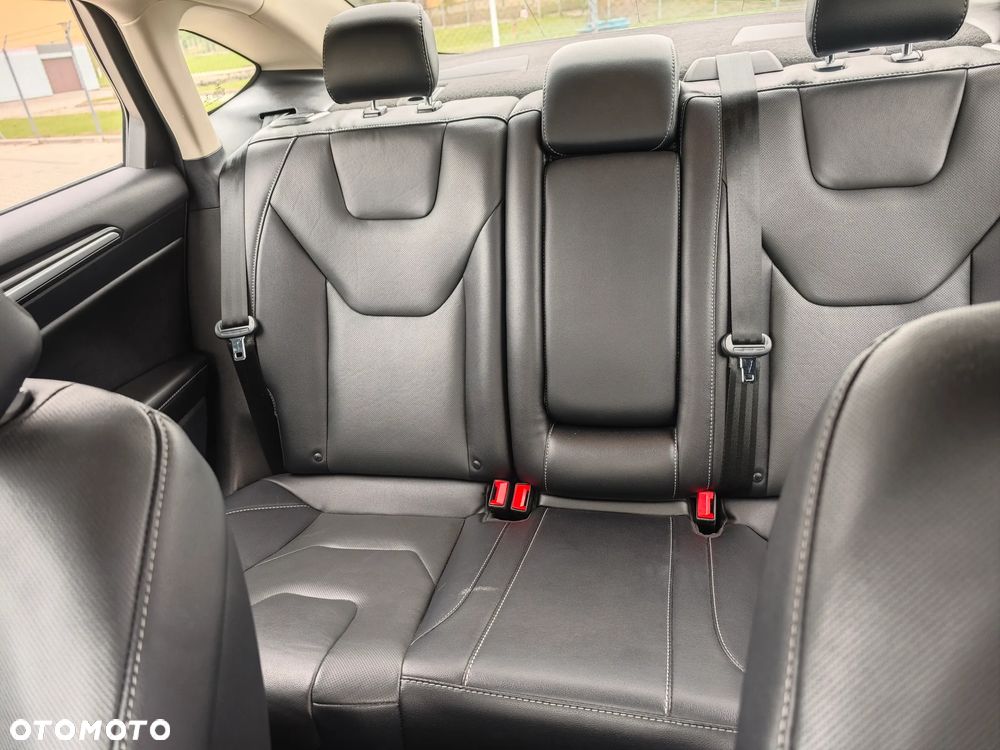 Ford Fusion - 14