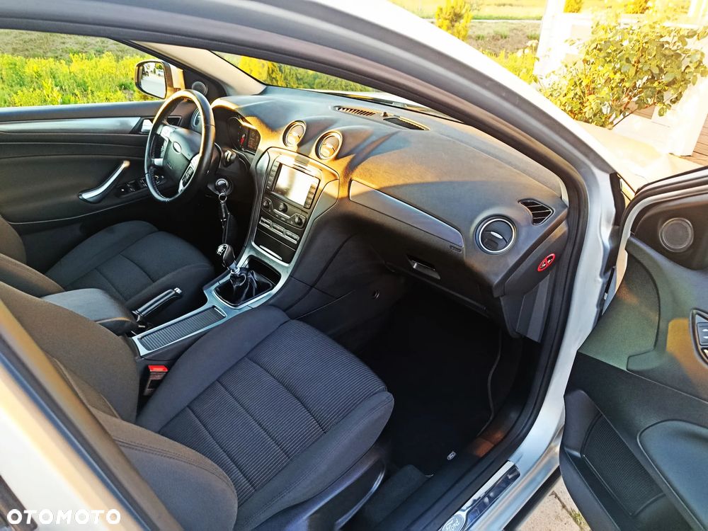 Ford Mondeo 2.0 TDCi Titanium X - 23