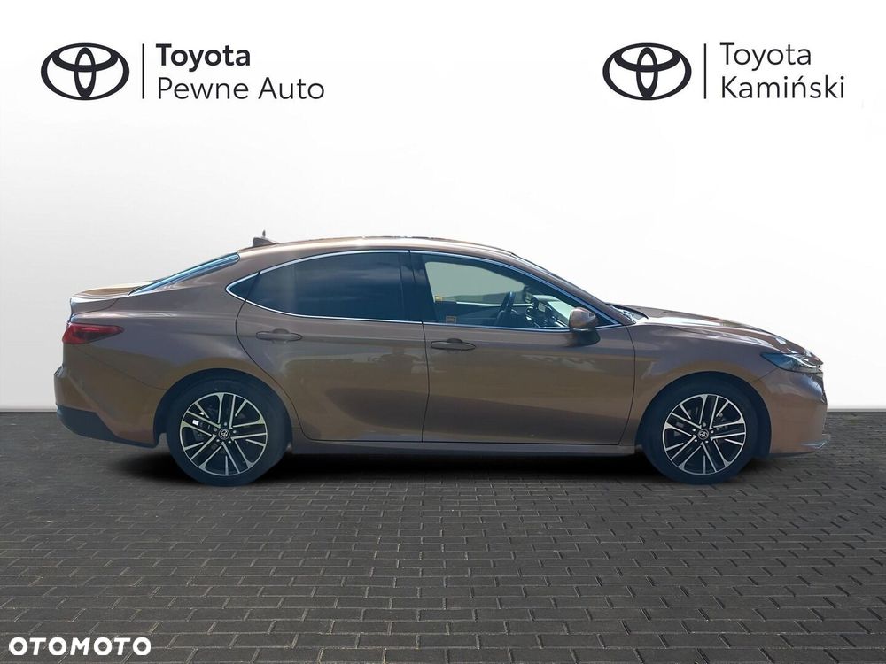 Toyota Camry - 6