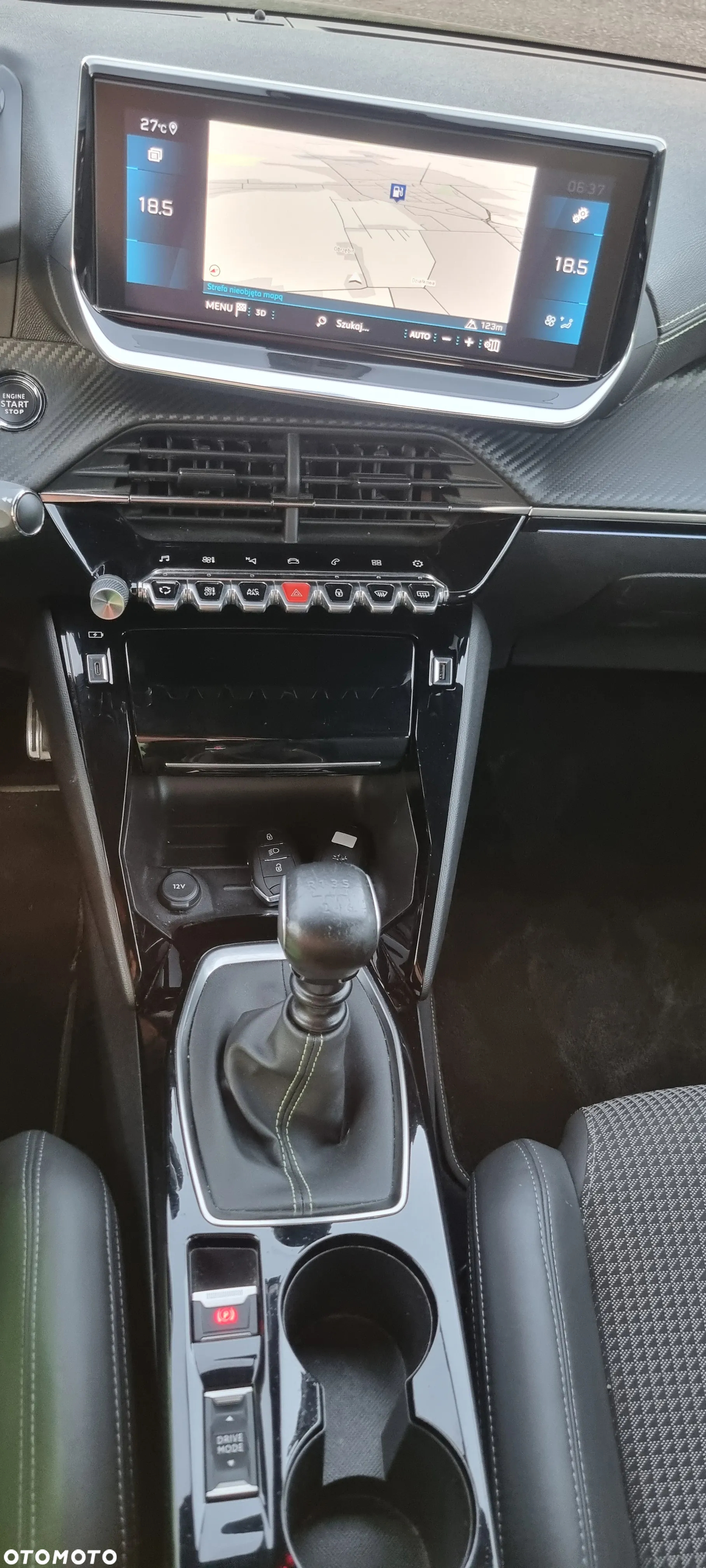 Peugeot 208 - 15