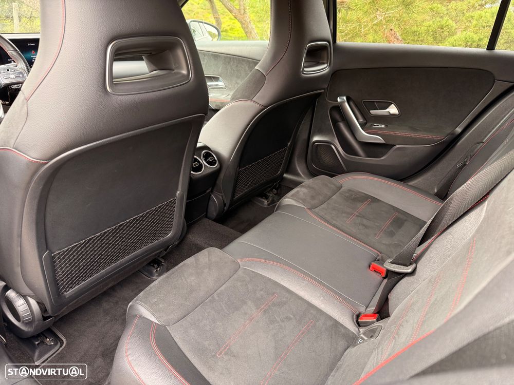 Mercedes-Benz A 180 d 7G-DCT AMG Line - 16