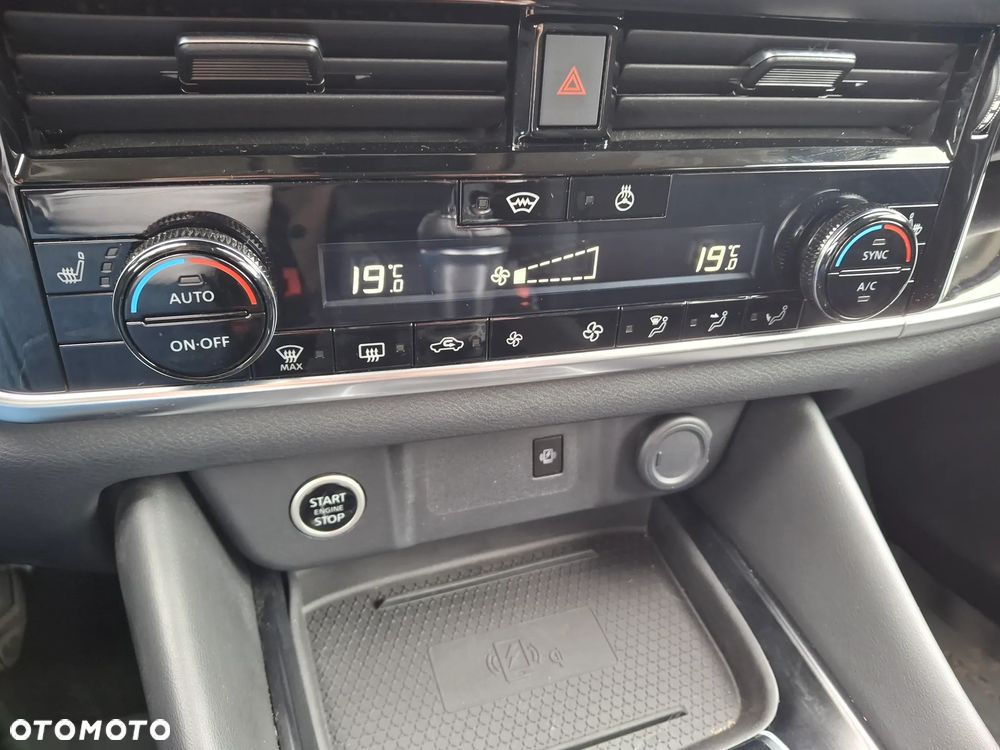 Nissan Qashqai 1.3 DIG-T MHEV N-Connecta - 25