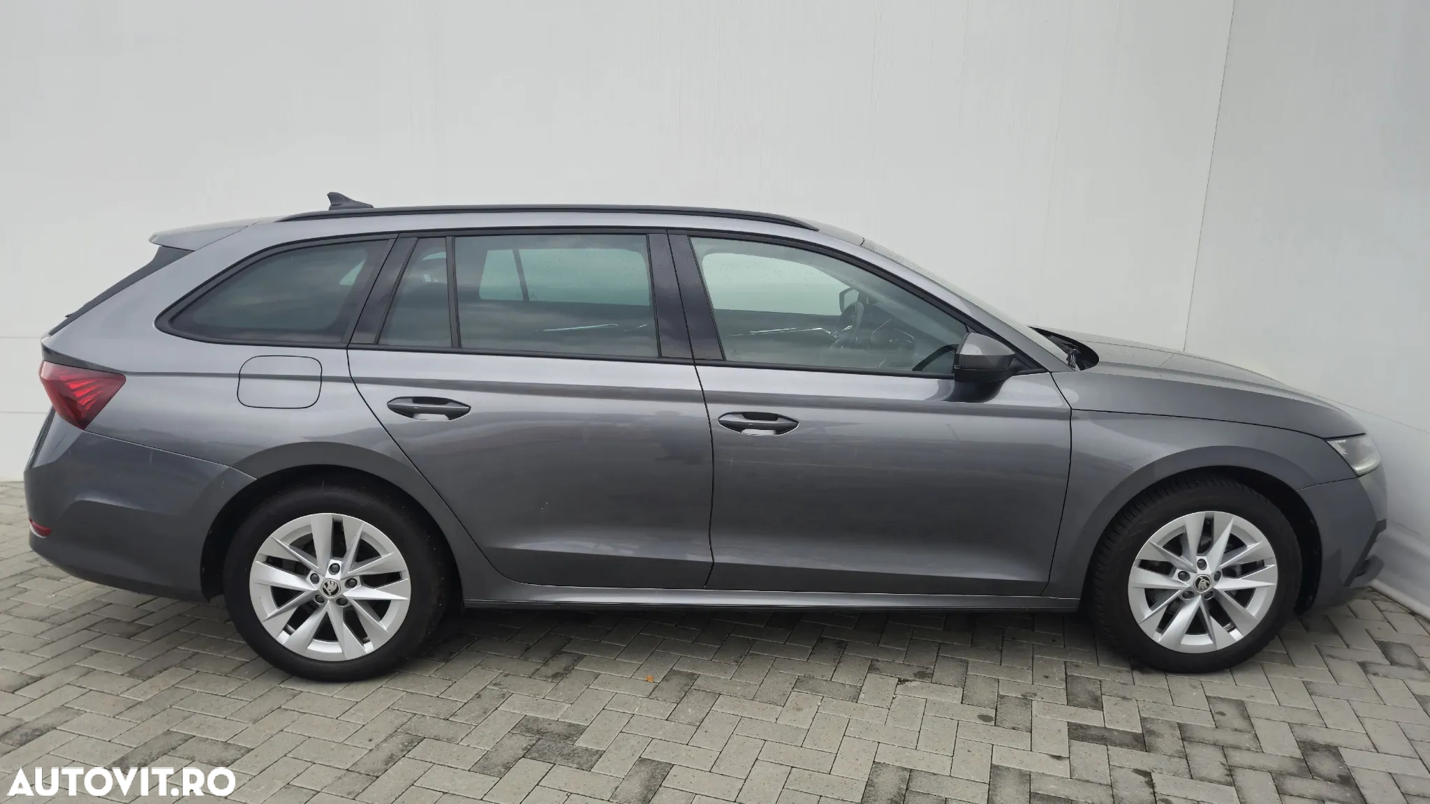 Skoda Octavia Combi 2.0 TDI DSG Style - 6