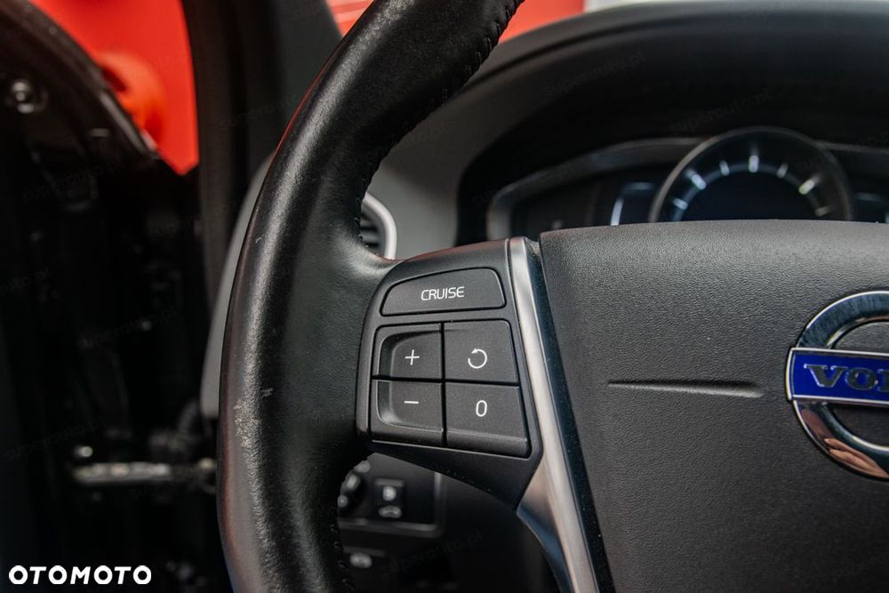 Volvo XC 60 D4 Geartronic Momentum - 20