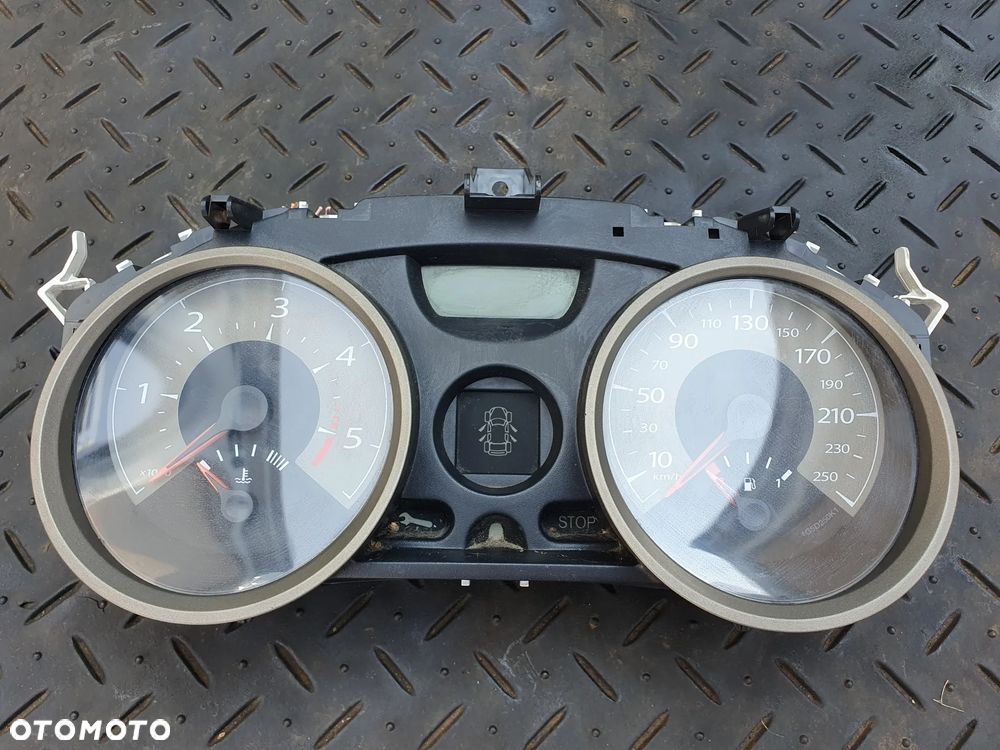 Licznik Obrotomierz Renault Megane 2 8200720308 L - 1