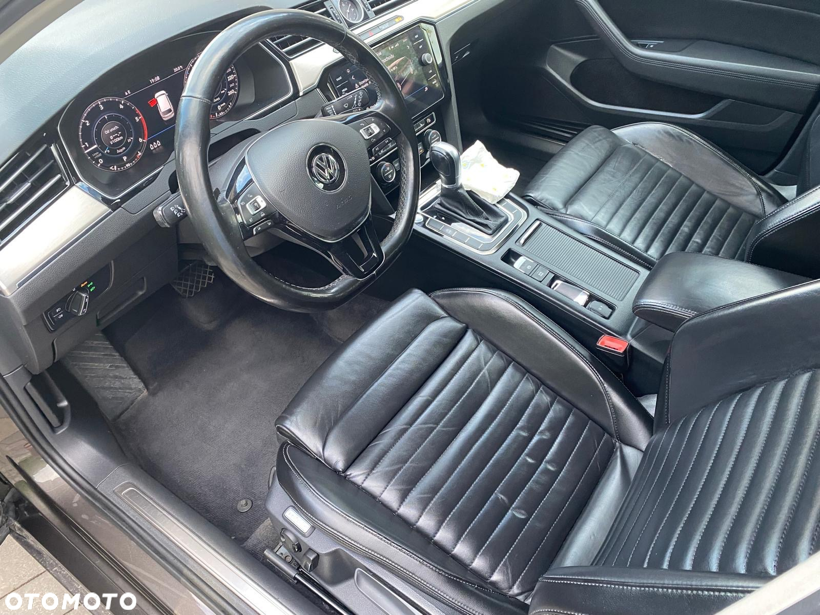 Volkswagen Passat Variant 1.6 TDI SCR DSG Comfortline - 16