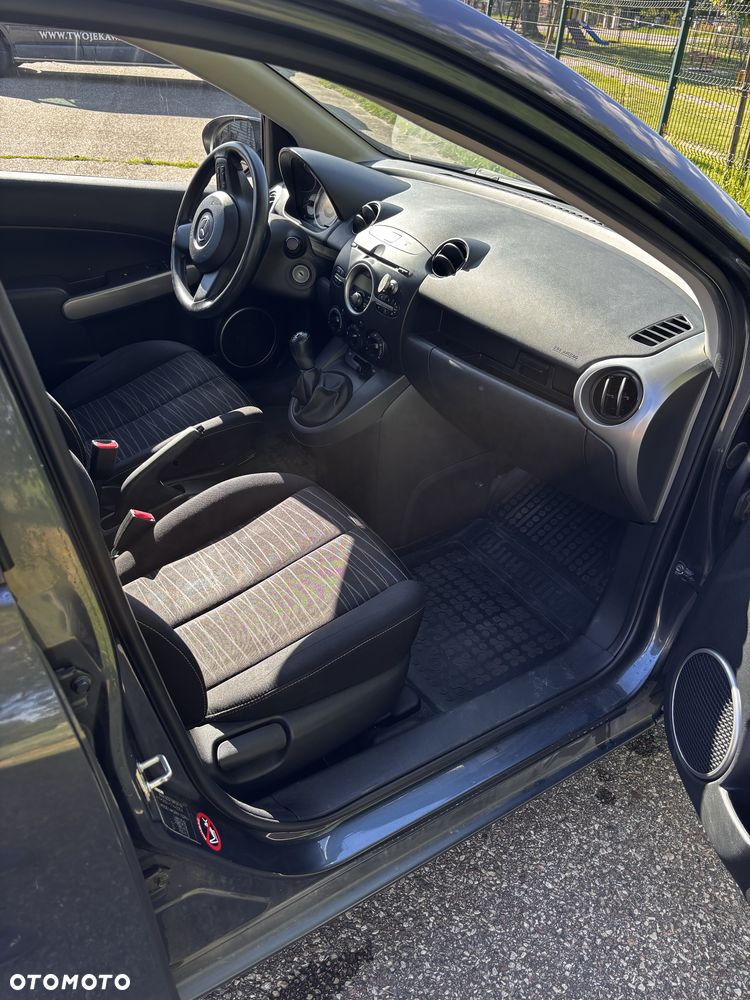 Mazda 2 - 8