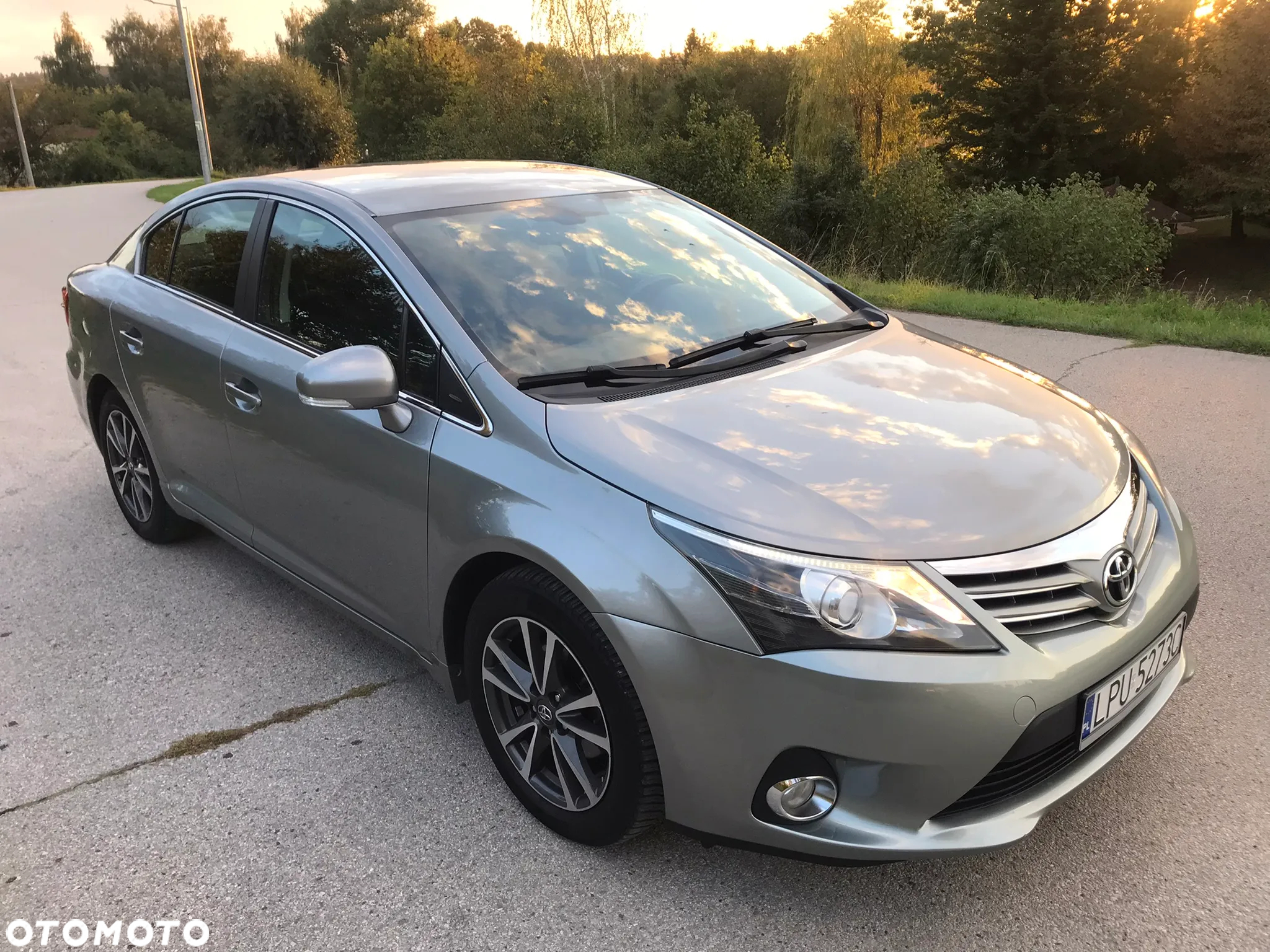 Toyota Avensis 1.8 Premium - 20