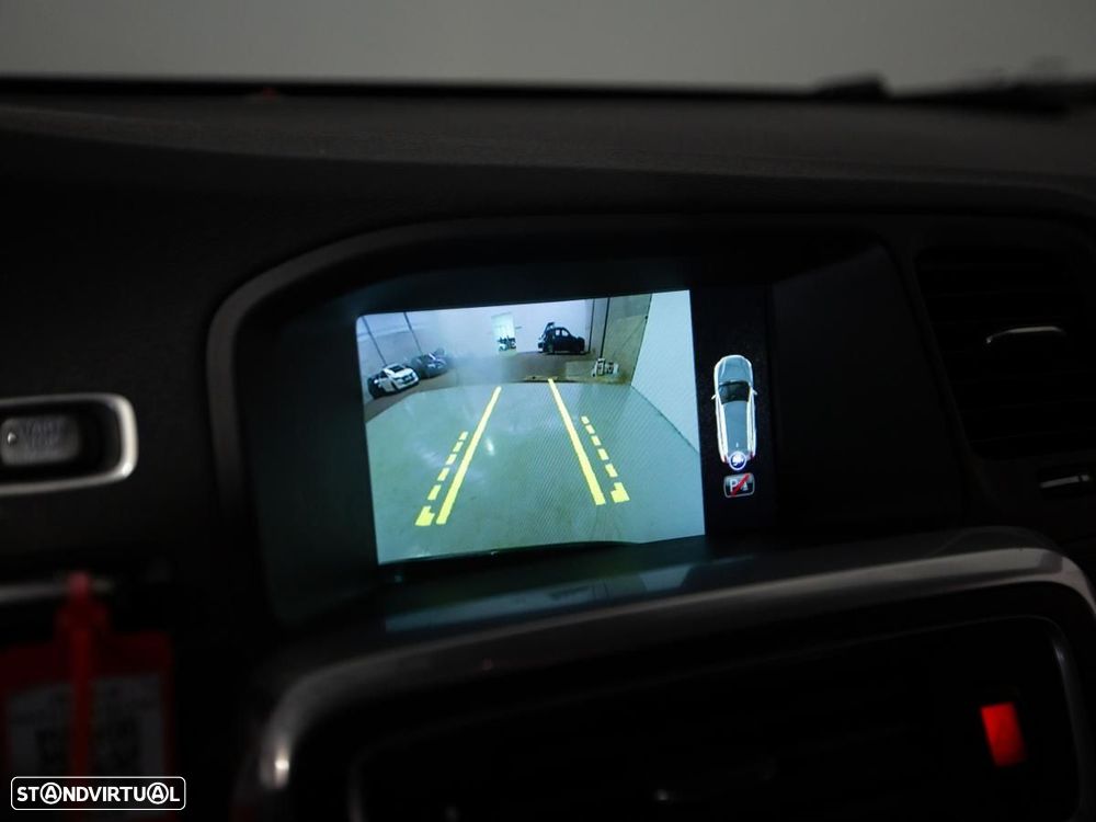 Volvo V60 Cross Country - 21