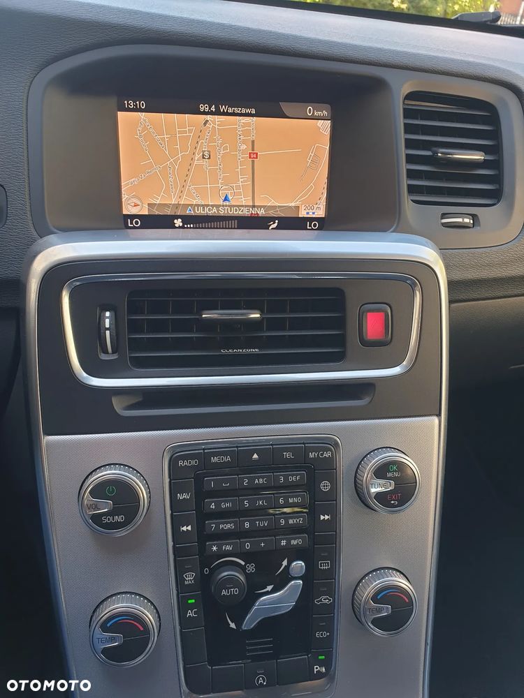 Volvo V60 D3 Geartronic Summum - 26