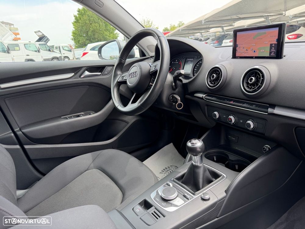 Audi A3 Sportback 1.6 TDI - 10