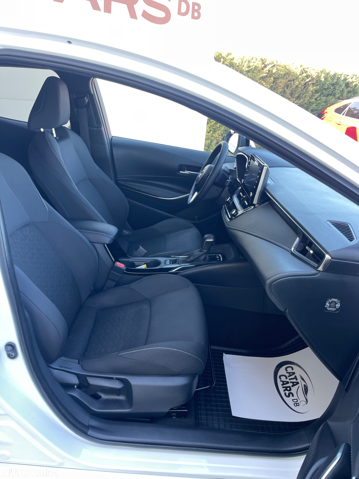 Toyota Corolla 1.8 Hybrid Comfort - 22