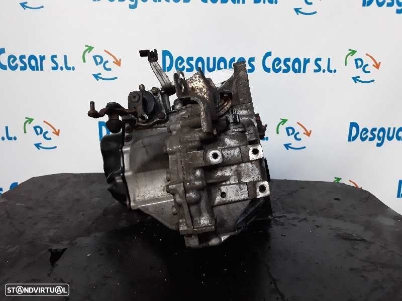 CAIXA VELOCIDADES TOYOTA YARIS 2004 - 7