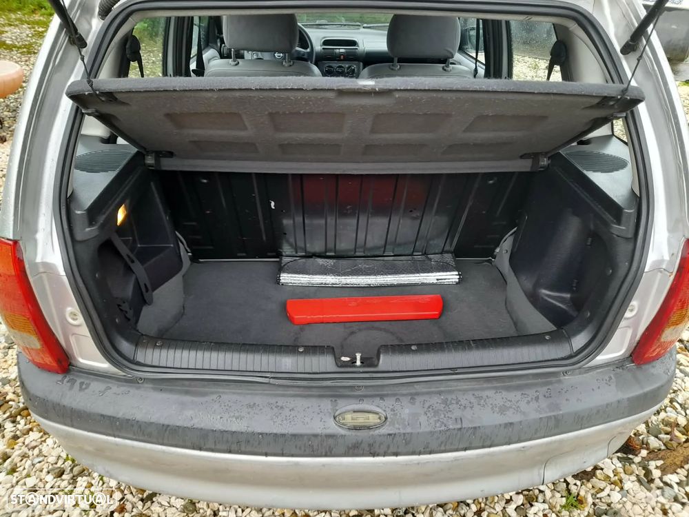 Opel Corsa 1.2 16V - 4