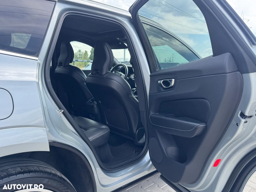 Volvo XC 60 D5 AWD R-Design - 16