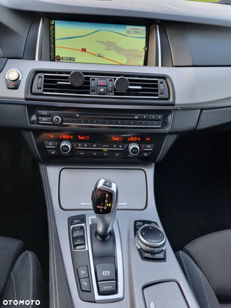 BMW Seria 5 530d xDrive - 10