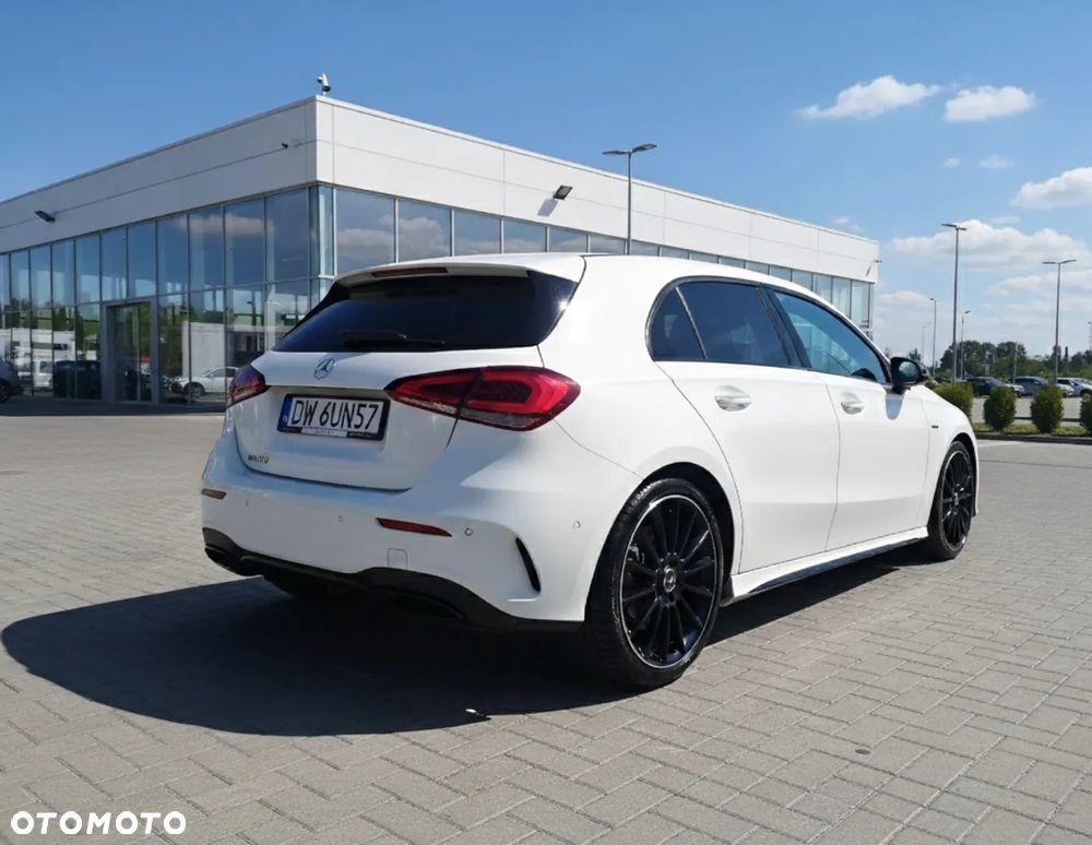 Mercedes-Benz Klasa A 200 AMG Line 7G-DCT - 3