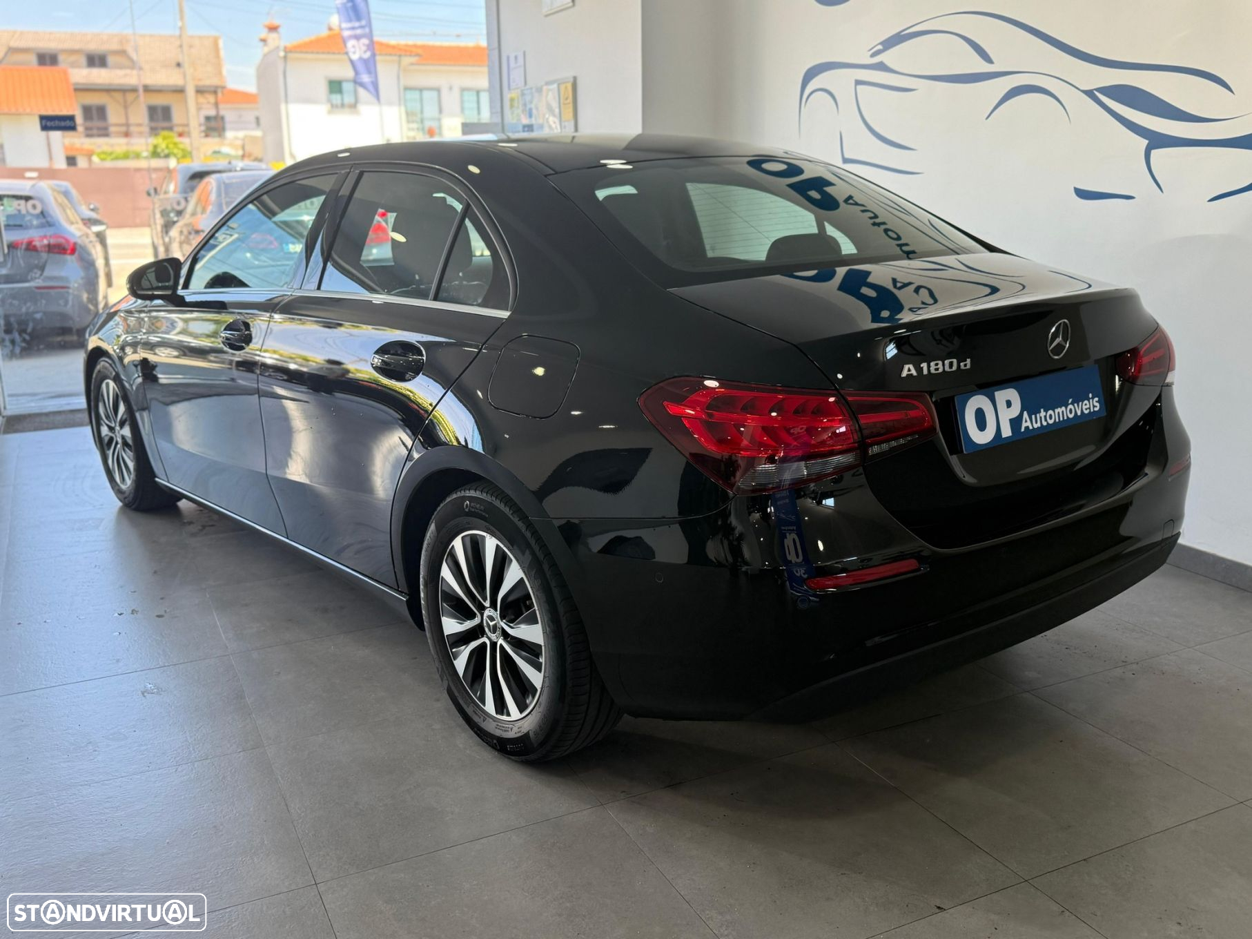 Mercedes-Benz A 180 Limousine d Progressive Aut. - 3