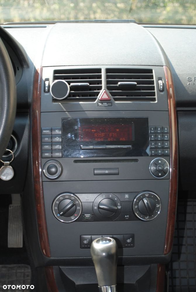 Mercedes-Benz Klasa A 170 Elegance Edition 10 - 6