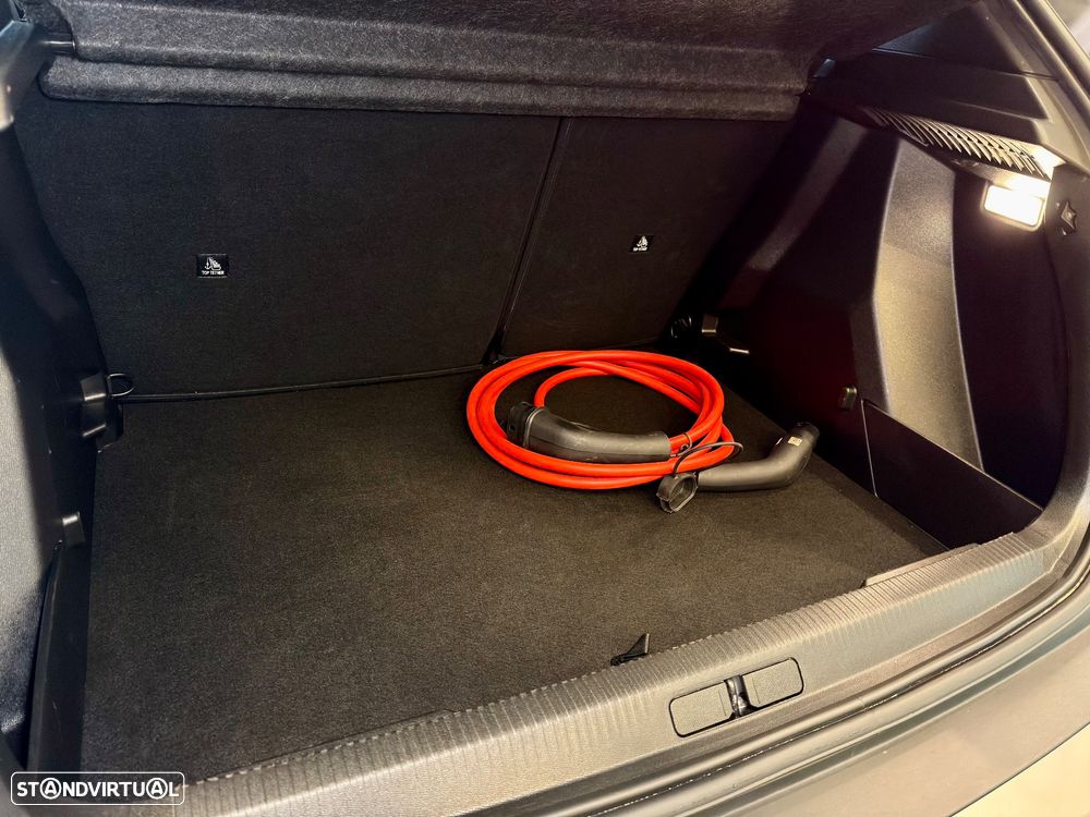 Peugeot e-2008 Allure - 19