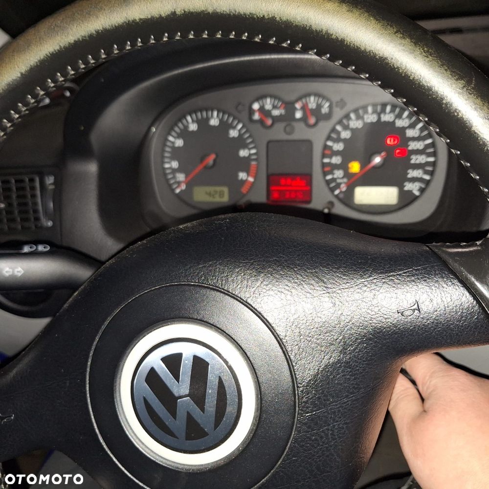Volkswagen Golf - 1