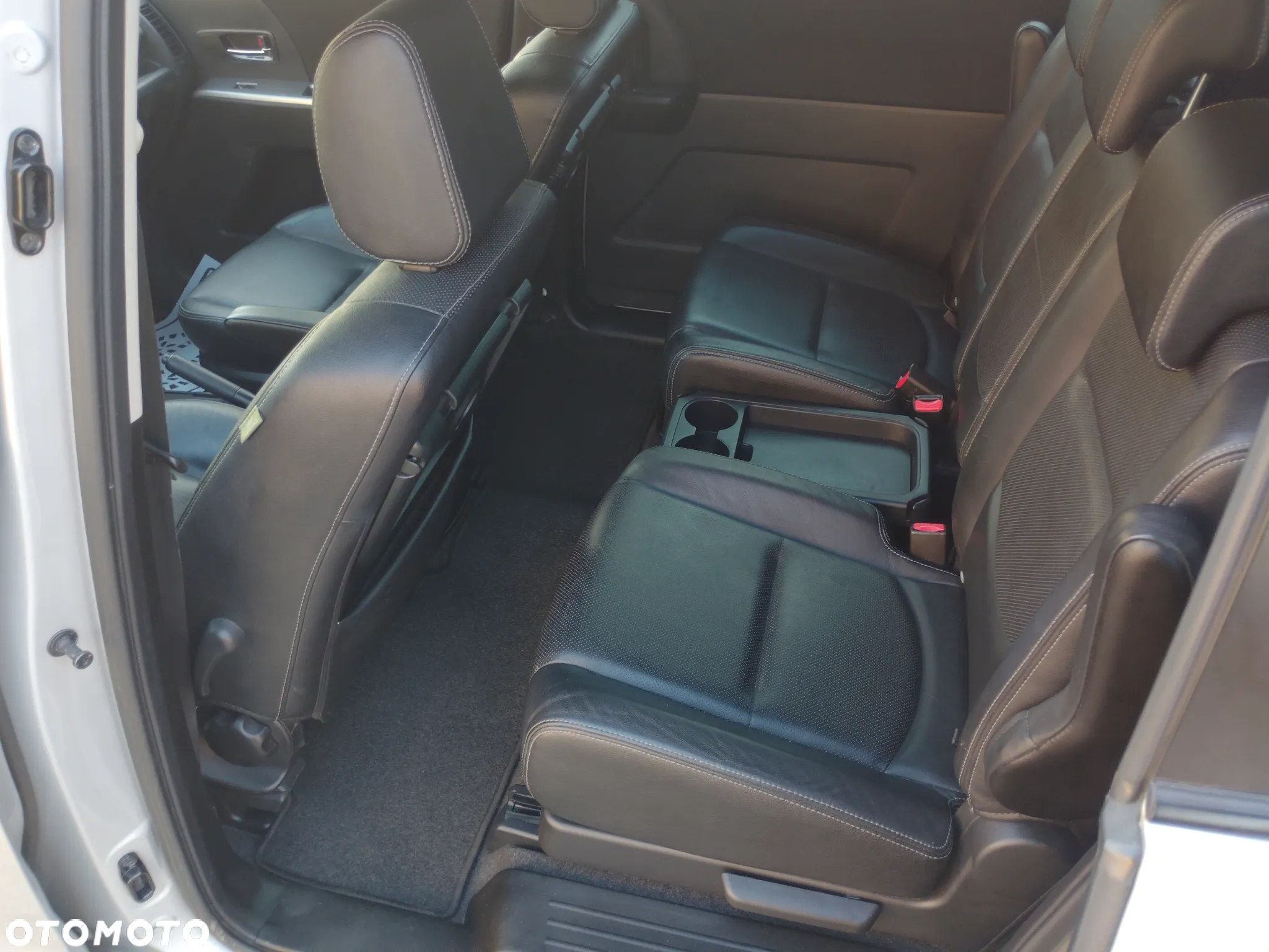Mazda 5 2.0 Exclusive + - 11