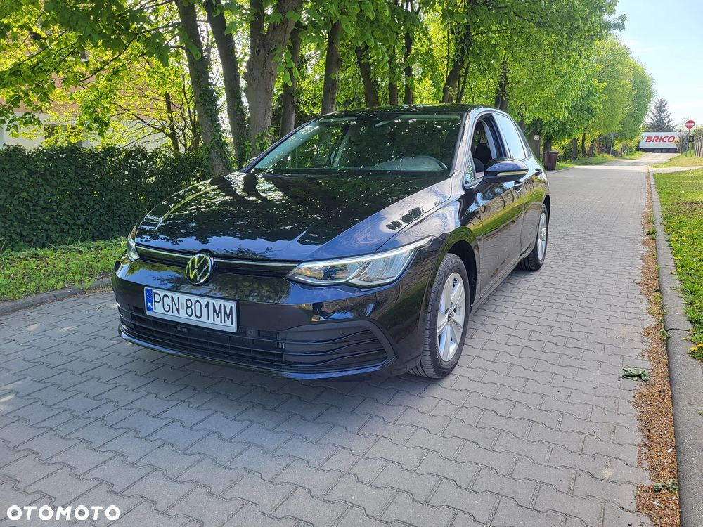 Volkswagen Golf VIII 1.5 eTSI Life DSG - 1