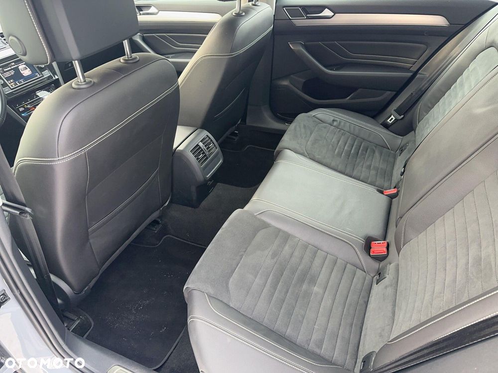 Volkswagen Passat - 14