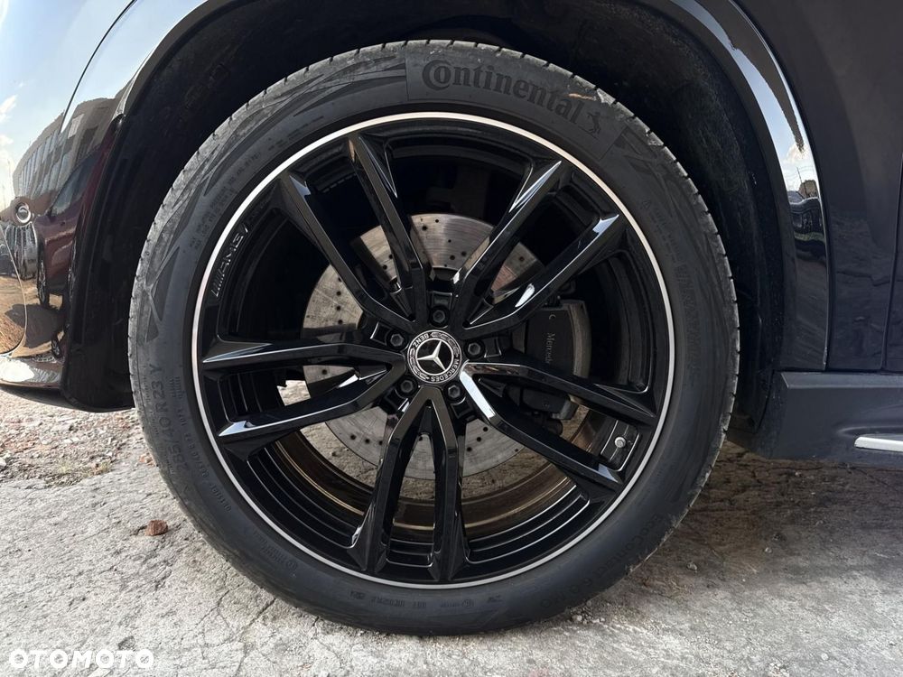 Mercedes-Benz GLS - 21