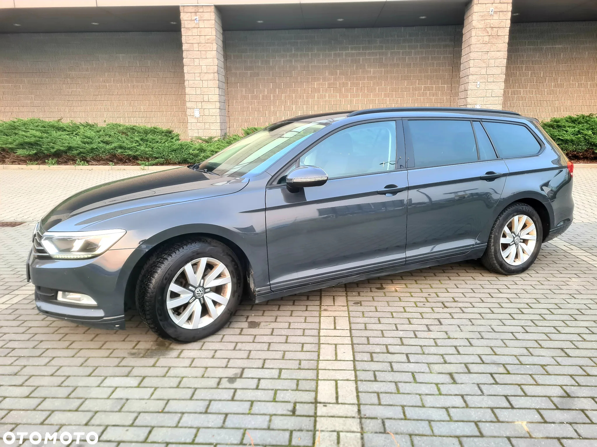 Volkswagen Passat 1.6 TDI BMT Trendline - 9