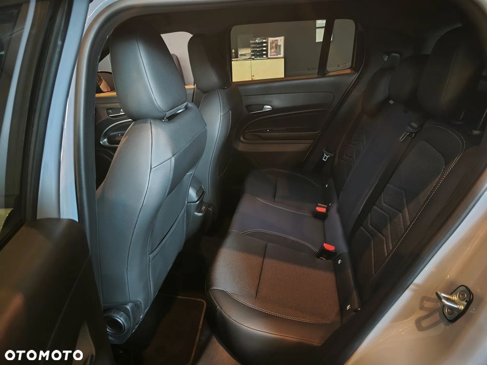 Jeep Avenger 1.2 T3 mHEV Summit FWD eDCT6 - 24
