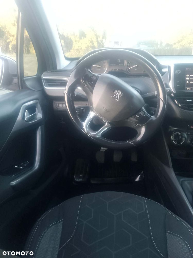 Peugeot 2008 1.6 BlueHDi Allure - 5