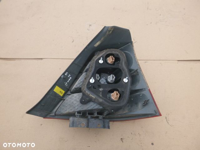 LAMPA LEWY TYŁ LEWA TYLNA HONDA CIVIC VII 5D LIFT HB - 20