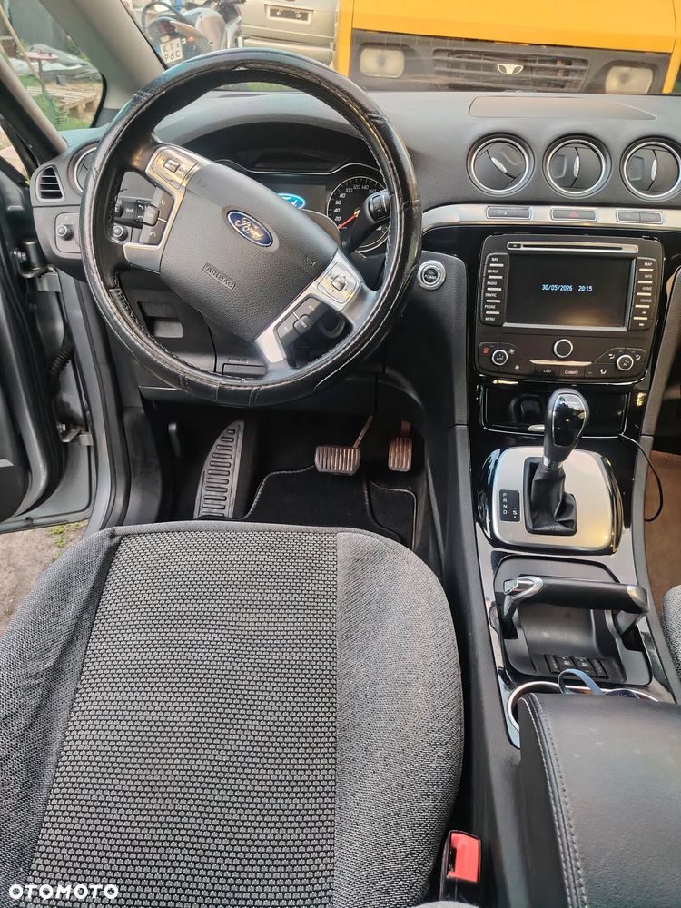 Ford S-Max - 13