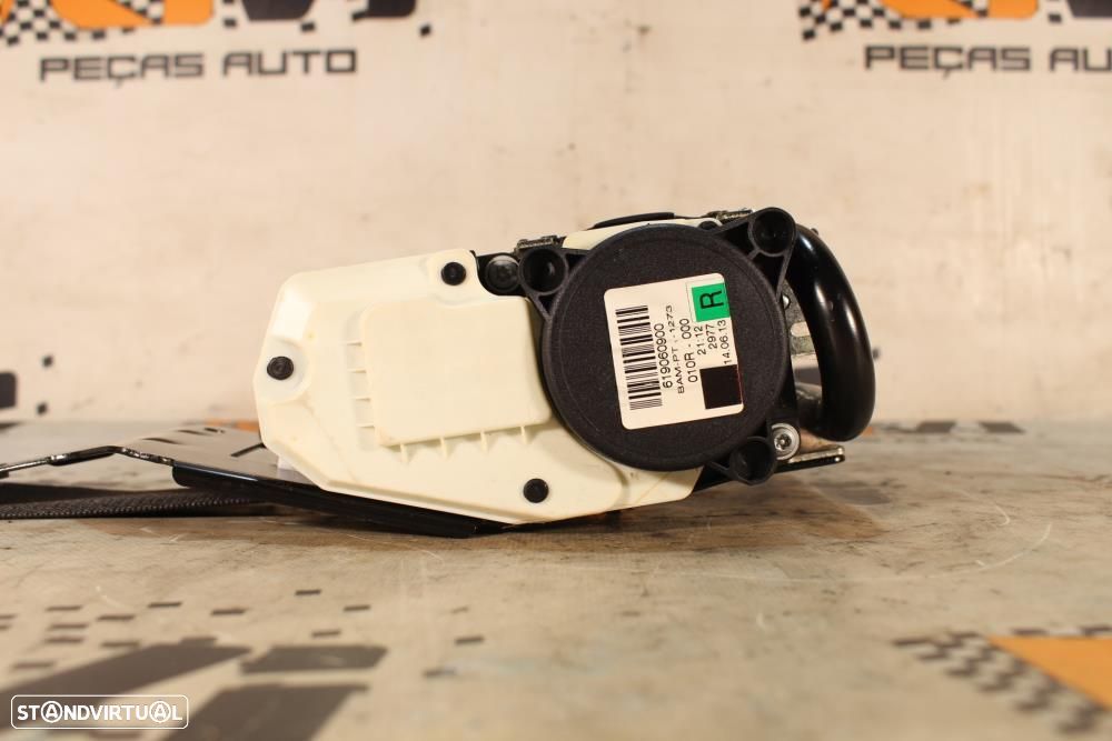 Cinto Frontal Direito Mercedes-Benz C-Class (W204)  A2048604686 / 6178 - 2