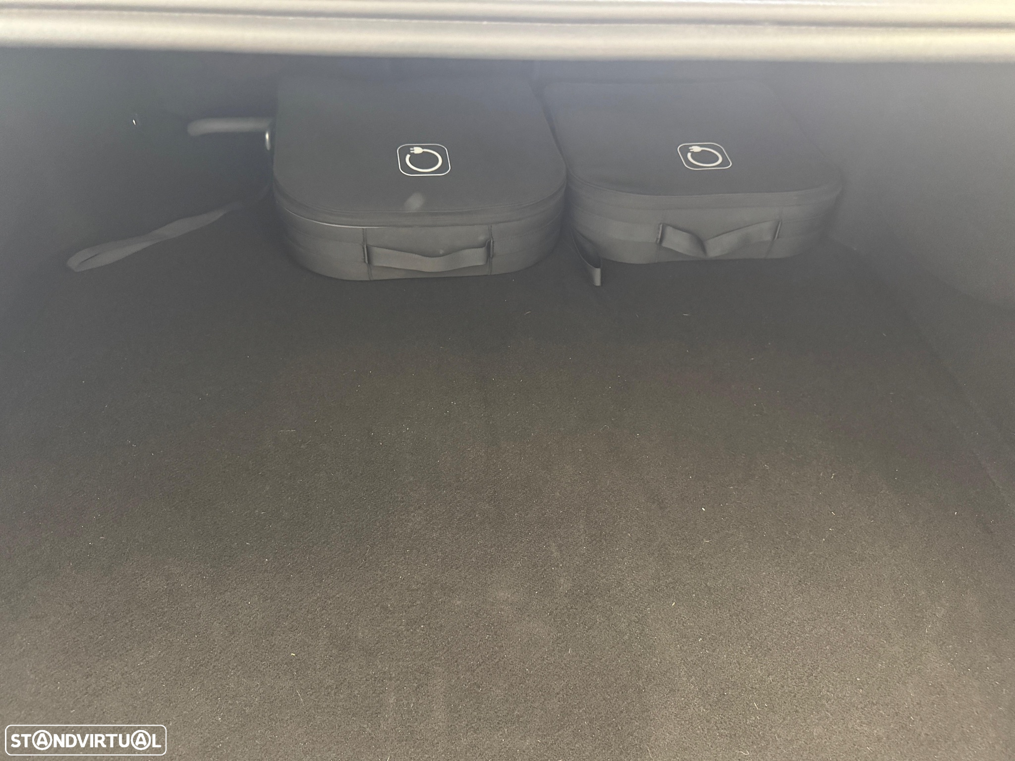 Mercedes-Benz E 300 e AMG Line - 17