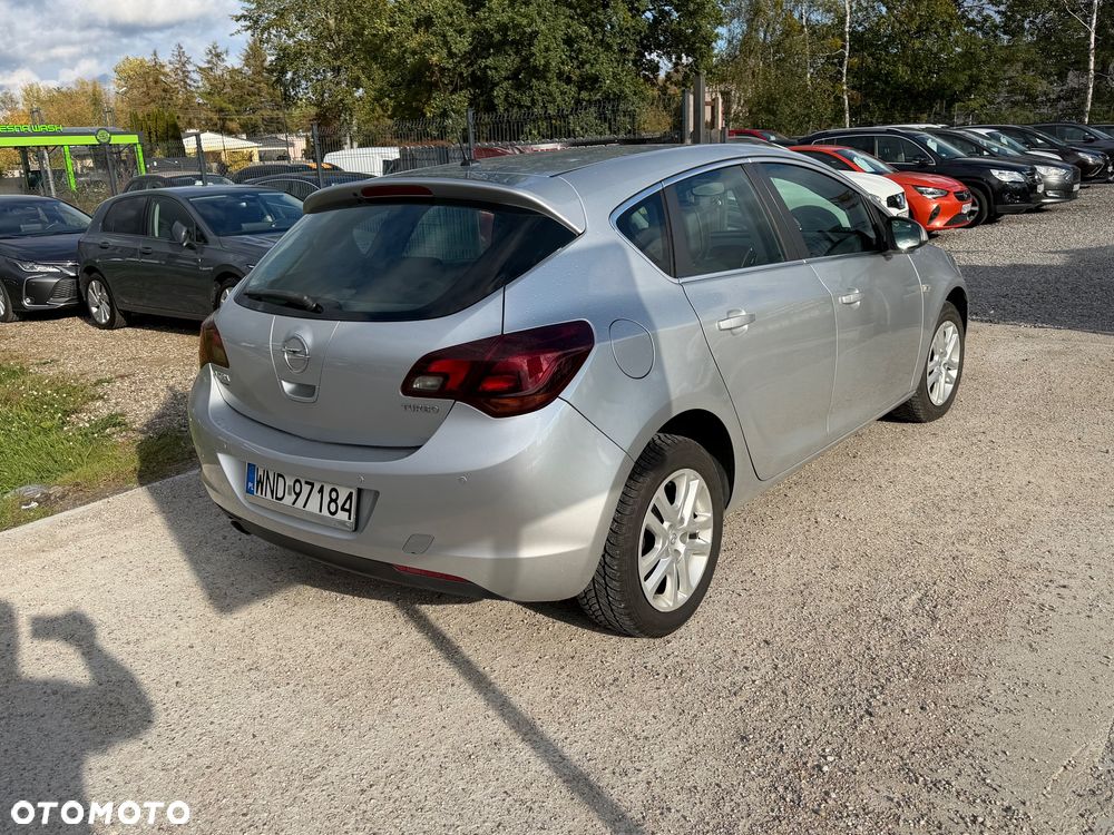 Opel Astra 2012 photo 5
