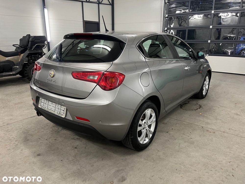 Alfa Romeo Giulietta - 8