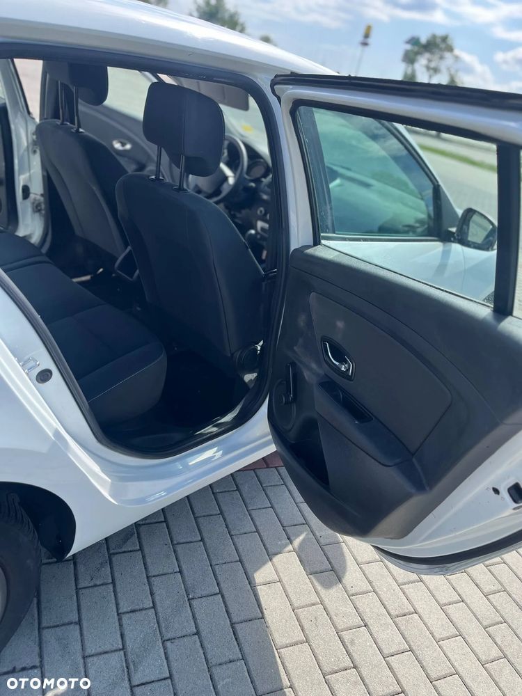 Renault Megane dCi 95 FAP Paris - 9