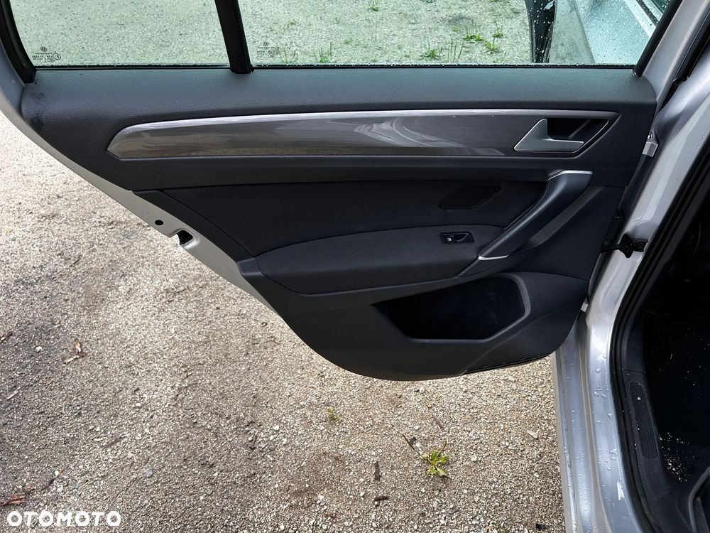 VW Golf Sportsvan 2016 Fotele Kanapa Boczki Podgrzewane - 7