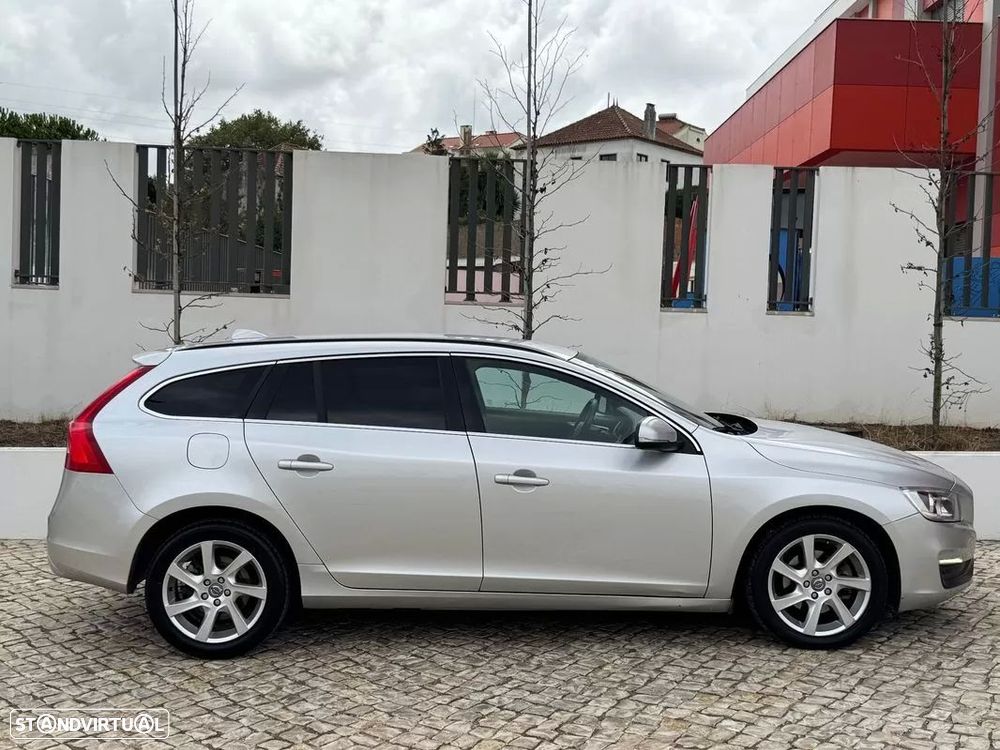 Volvo V60 1.6 D2 Momentum Eco Powershift - 8