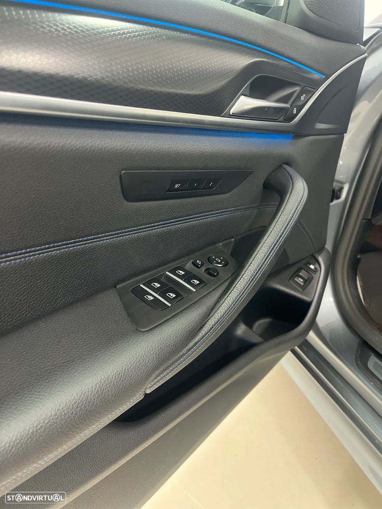 BMW 530 e Pack M - 13