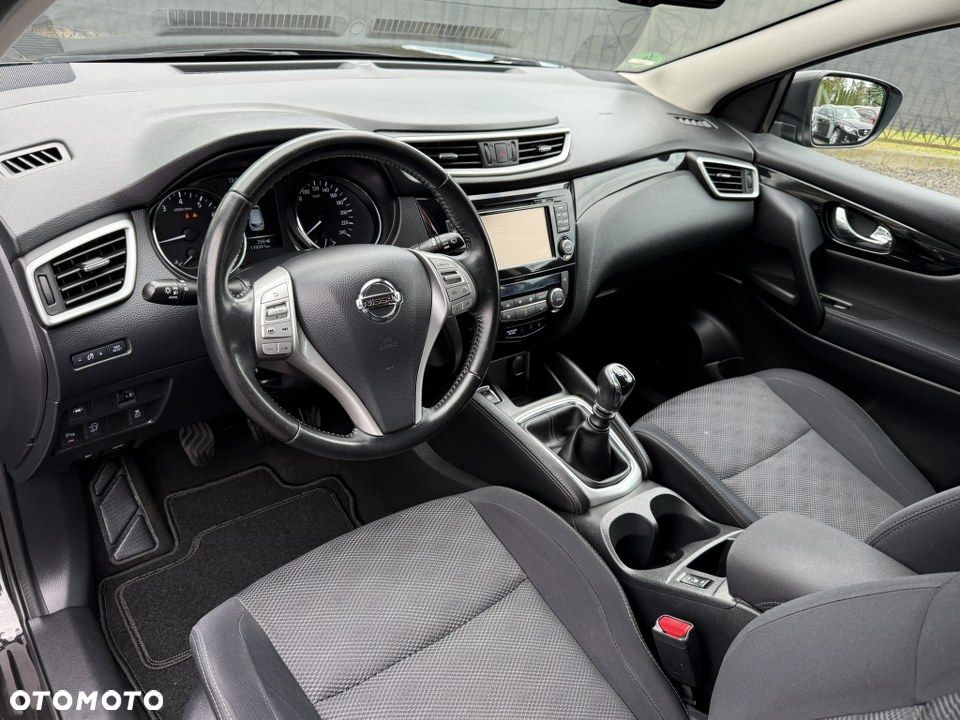 Nissan Qashqai 1.2 DIG-T Tekna EU6 - 16
