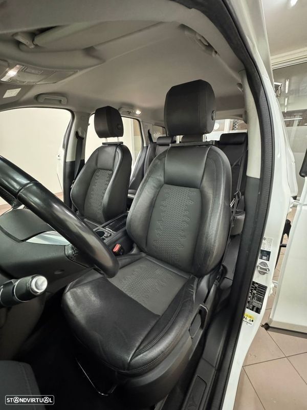 Land Rover Discovery Sport 2.0 eD4 Pure - 22