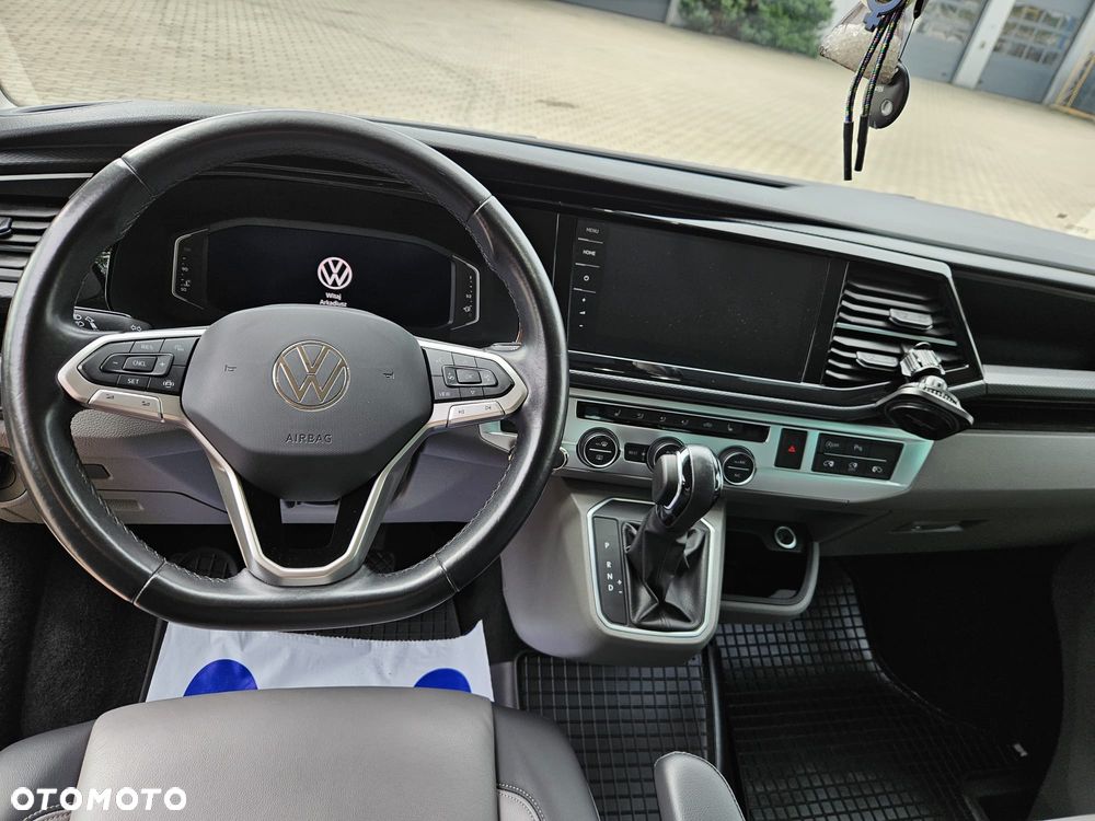 Volkswagen Caravelle - 10