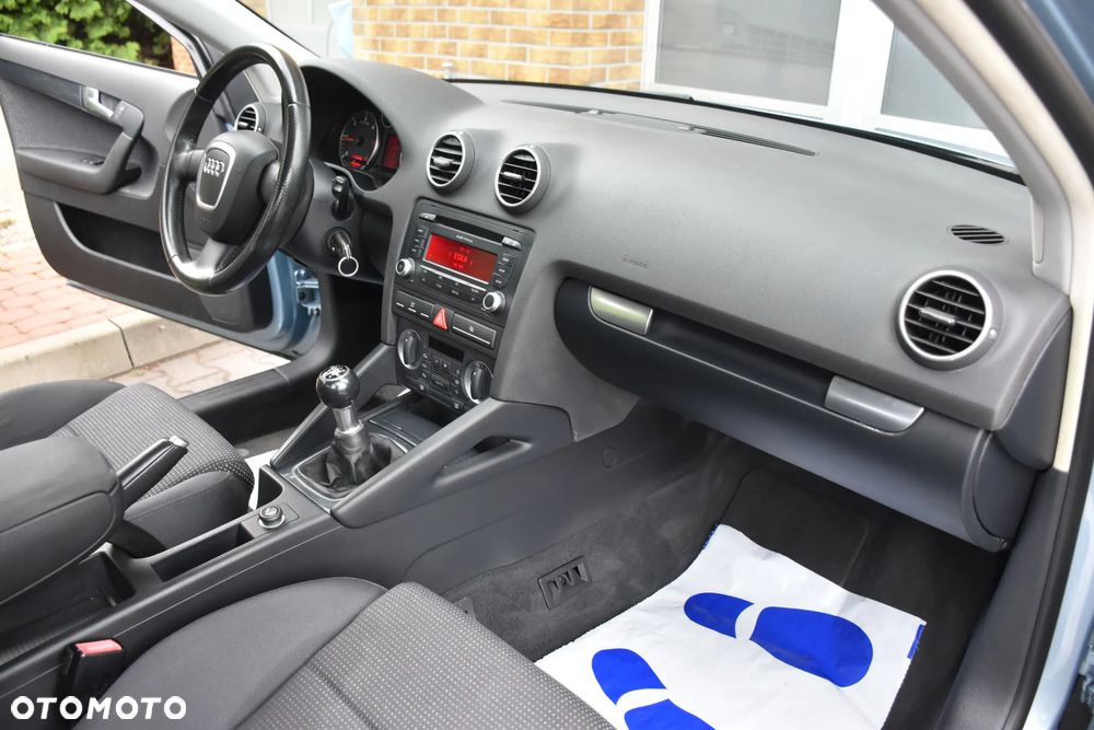 Audi A3 Sportback 2.0 TDI DPF Ambiente - 11