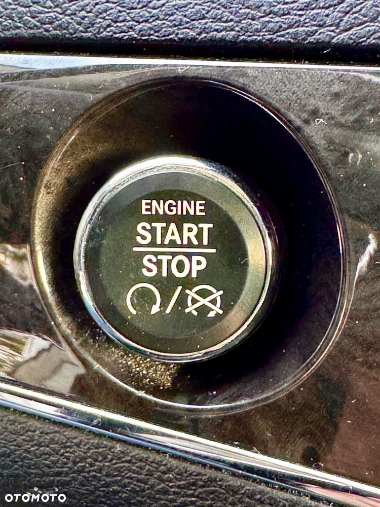 Lancia Voyager 2.8CRD Gold - 27