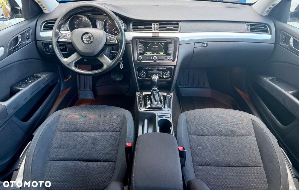 Skoda Superb 2.0 TDI Comfort DSG - 14