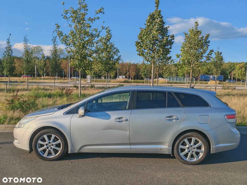 Toyota Avensis 2.0 Sol plus - 8